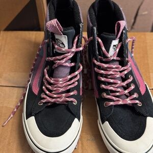 Vans Sk8-Hi MTE Winter Boot (Size 9.5)